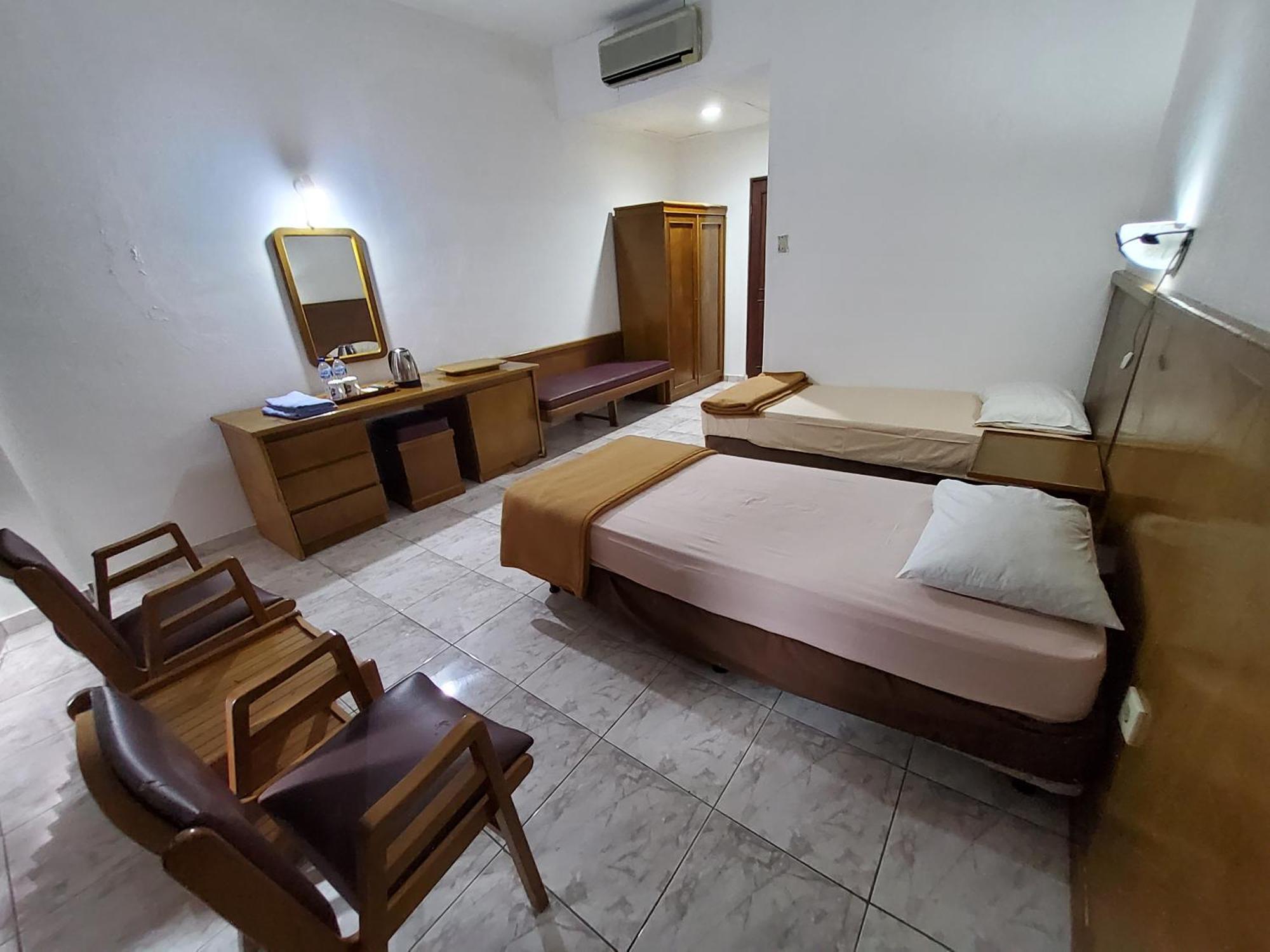 Hotel Kumala Samudra Cikakak Eksteriør billede