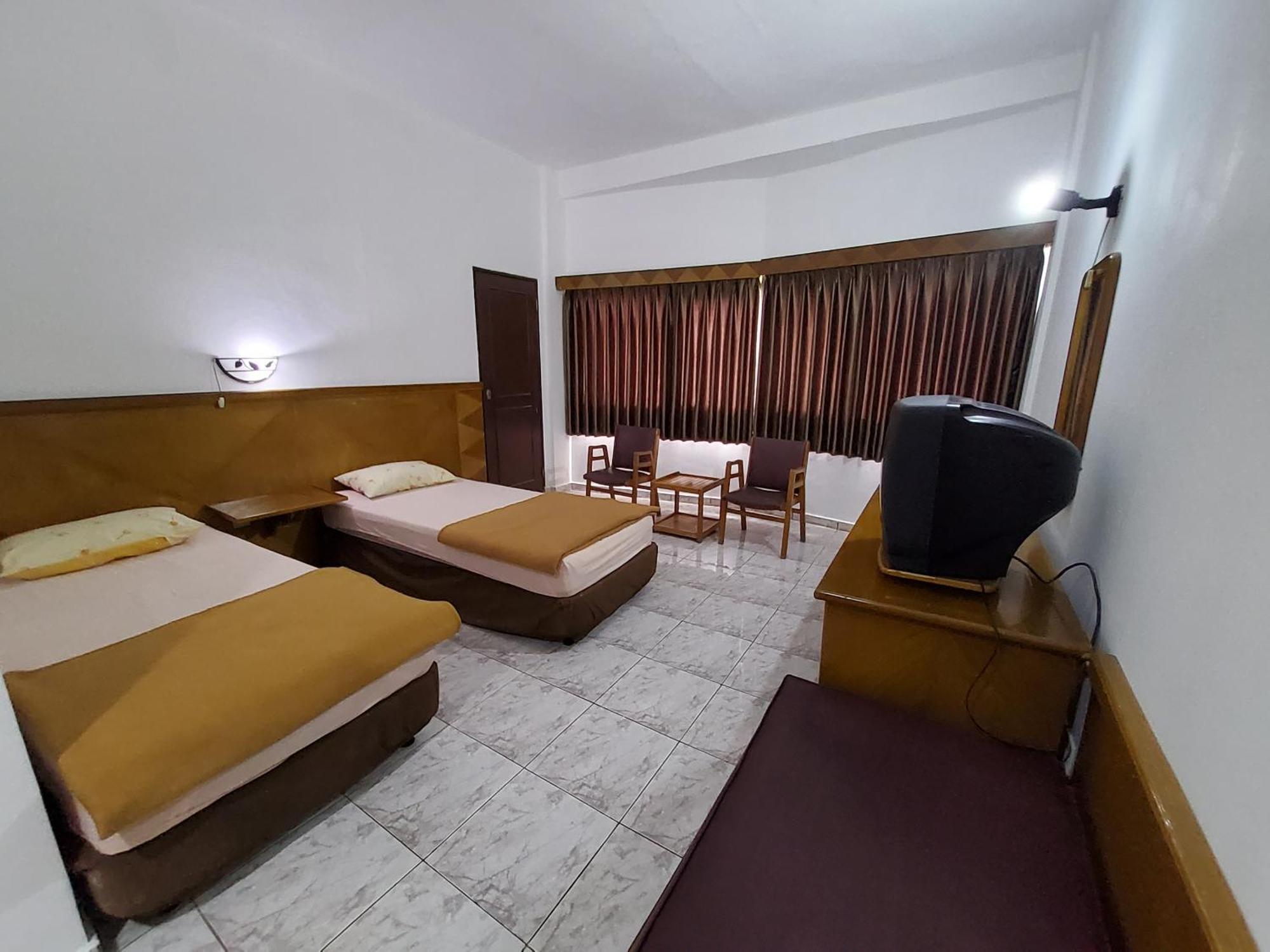 Hotel Kumala Samudra Cikakak Eksteriør billede
